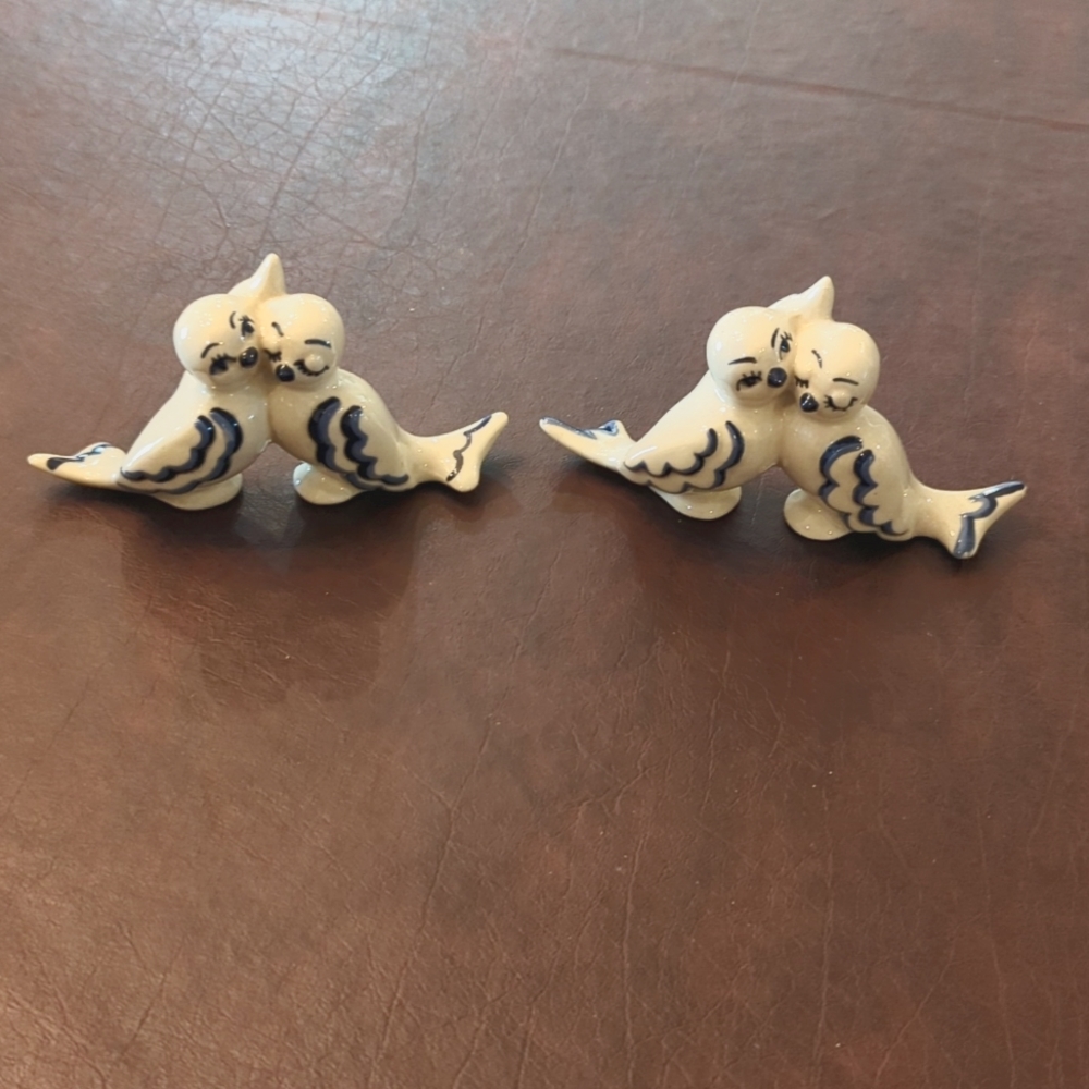 Set of 2 Delft like Lovebirds